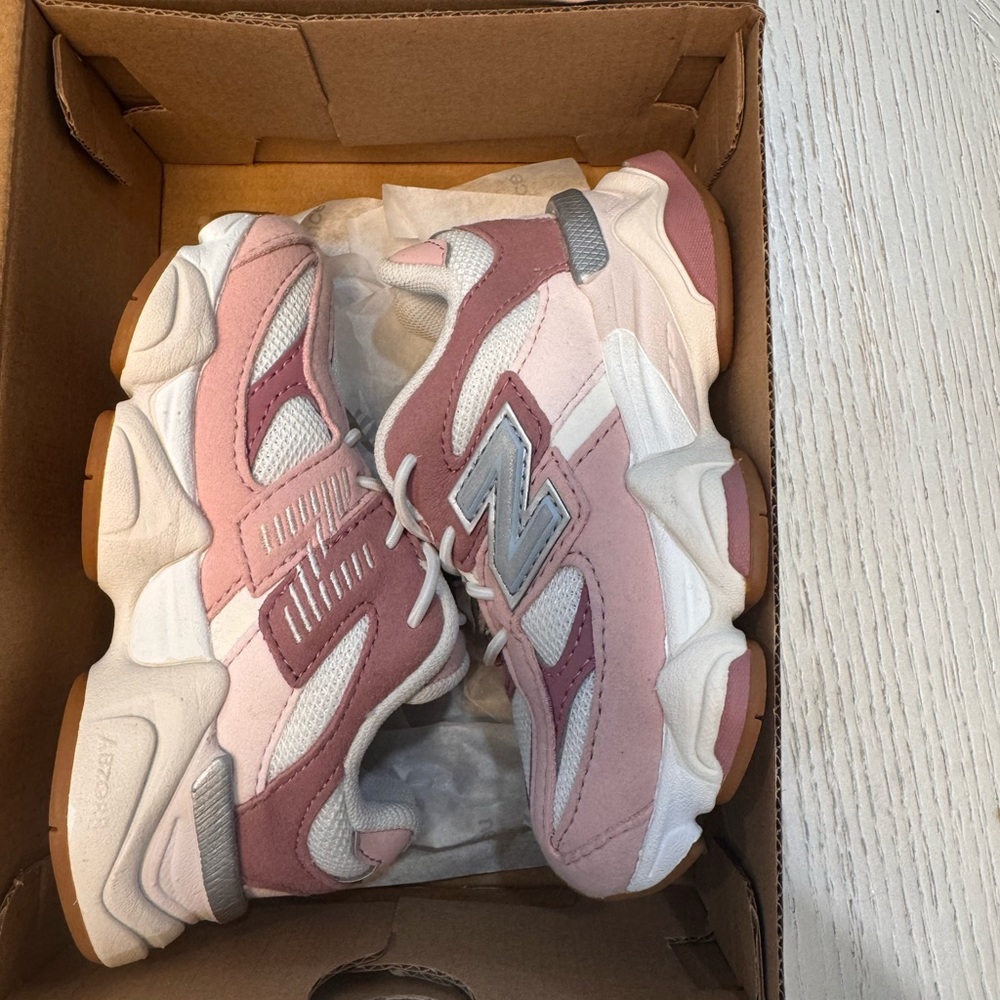 Used Balance Kids Pink Sneakers Size 8C
